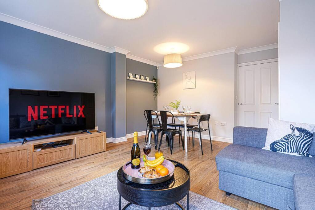 Forthill House - Close To City Centre - Free Parking, Super-Fast Wifi And Smart Tv With Netflix By Yoko Property Villa Milton Keynes Kültér fotó